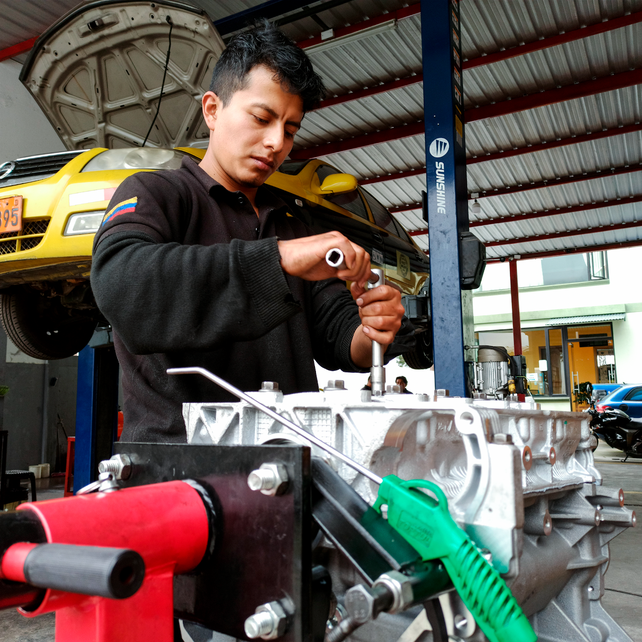 Revisión de sistema eléctrico vehicular COKY MOTOR